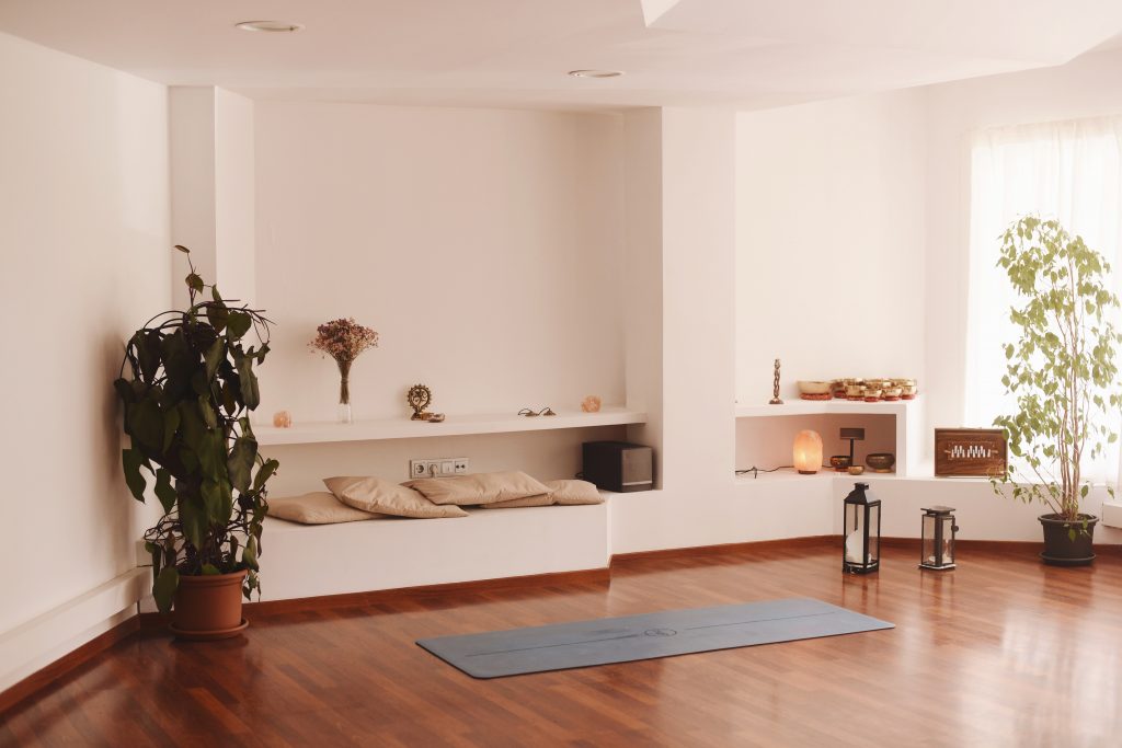 Sala de Yoga y Actividades. Ehiä Yoga Barcelona, Yoga Terapias y alquiler de espacios.